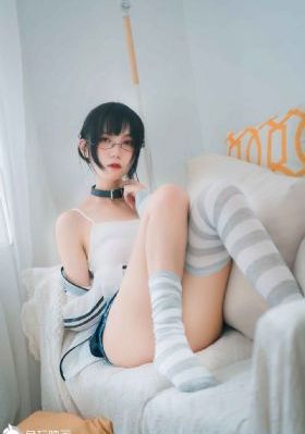 黑丝美女电影_1080P全集在线观看