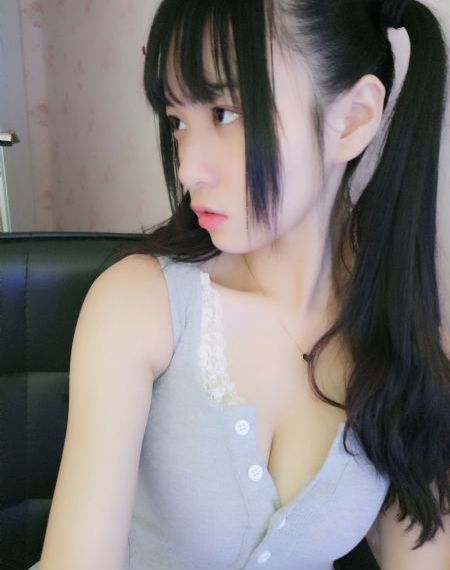 掀起裙子从后面挺进她的身体视频_国产剧神马影院手机在线